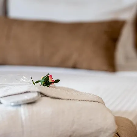 Moon Boutique - Ultra Luxury With Pool, Perfect For Fun And Relaxation By Mana Gers Lägenhet *