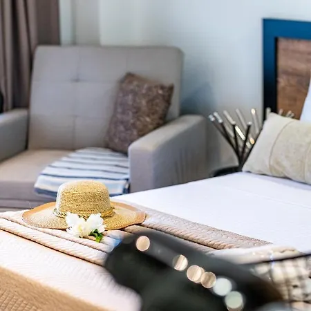 Moon Boutique - Ultra Luxury With Pool, Perfect For Fun And Relaxation By Mana Gers Lägenhet Laganas