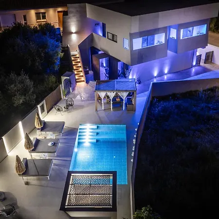Moon Boutique - Ultra Luxury With Pool, Perfect For Fun And Relaxation By Mana Gers *