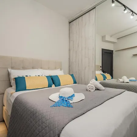 Moon Boutique - Ultra Luxury With Pool, Perfect For Fun And Relaxation By Mana Gers * Λαγανάς