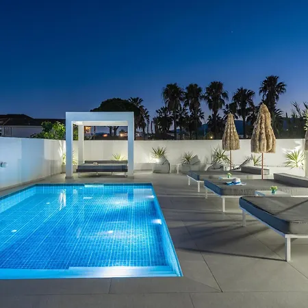 Moon Boutique - Ultra Luxury With Pool, Perfect For Fun And Relaxation By Mana Gers * Λαγανάς