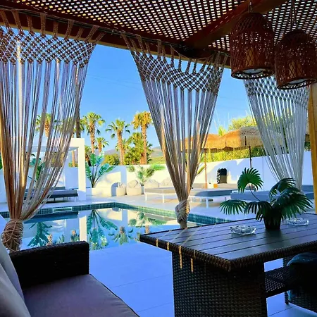 Moon Boutique - Ultra Luxury With Pool, Perfect For Fun And Relaxation By Mana Gers شقة لاغاناس