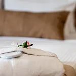 Moon Boutique - Ultra Luxury With Pool, Perfect For Fun And Relaxation By Mana Gers Apartament *