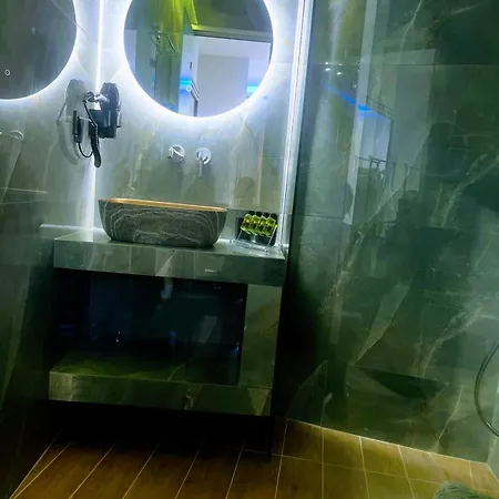 Moon Boutique - Ultra Luxury With Pool, Perfect For Fun And Relaxation By Mana Gers * Laganas