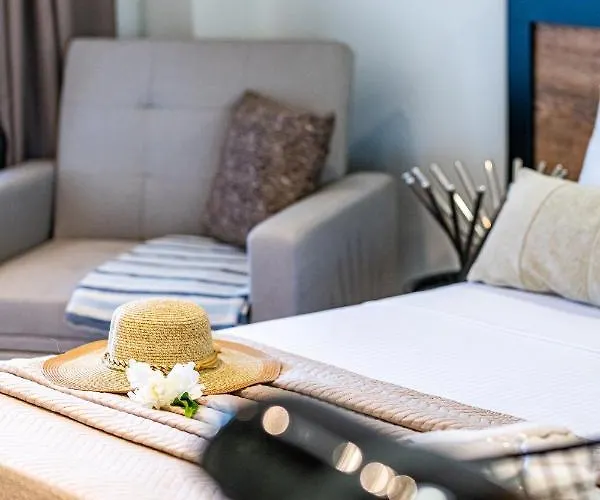 Moon Boutique - Ultra Luxury With Pool, Perfect For Fun And Relaxation By Mana Gers Апартаменты Лаганас