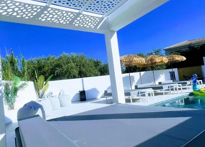 Moon Boutique - Ultra Luxury With Pool, Perfect For Fun And Relaxation By Mana Gers * Лаганас