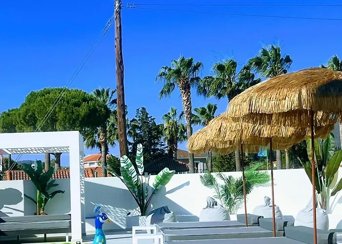 Moon Boutique - Ultra Luxury With Pool, Perfect For Fun And Relaxation By Mana Gers Апартаменты Лаганас