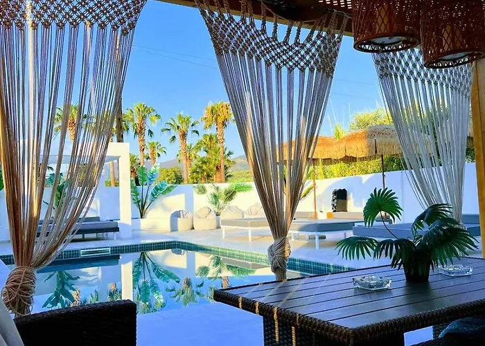 Moon Boutique - Ultra Luxury With Pool, Perfect For Fun And Relaxation By Mana Gers Апартаменты Лаганас