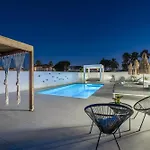 Moon Boutique - Ultra Luxury With Pool, Perfect For Fun And Relaxation By Mana Gers Laganas