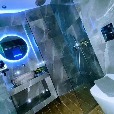 アパート Moon Boutique - Ultra Luxury With Pool, Perfect For Fun And Relaxation By Mana Gers ラガナス