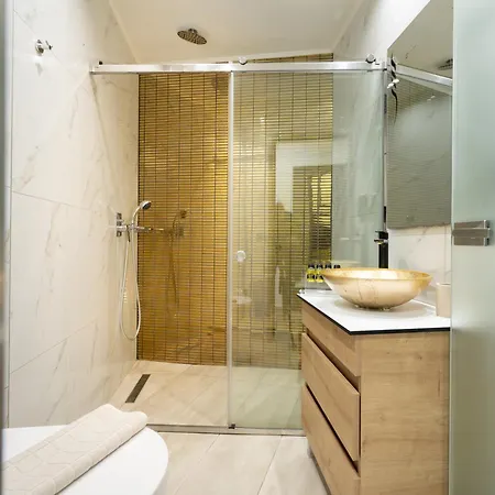 Moon Boutique - Ultra Luxury With Pool, Perfect For Fun And Relaxation By Mana Gers Laganas